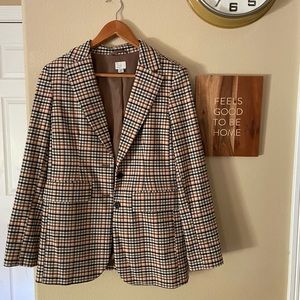 Perfect condition blazer. Only used twice. Size small.